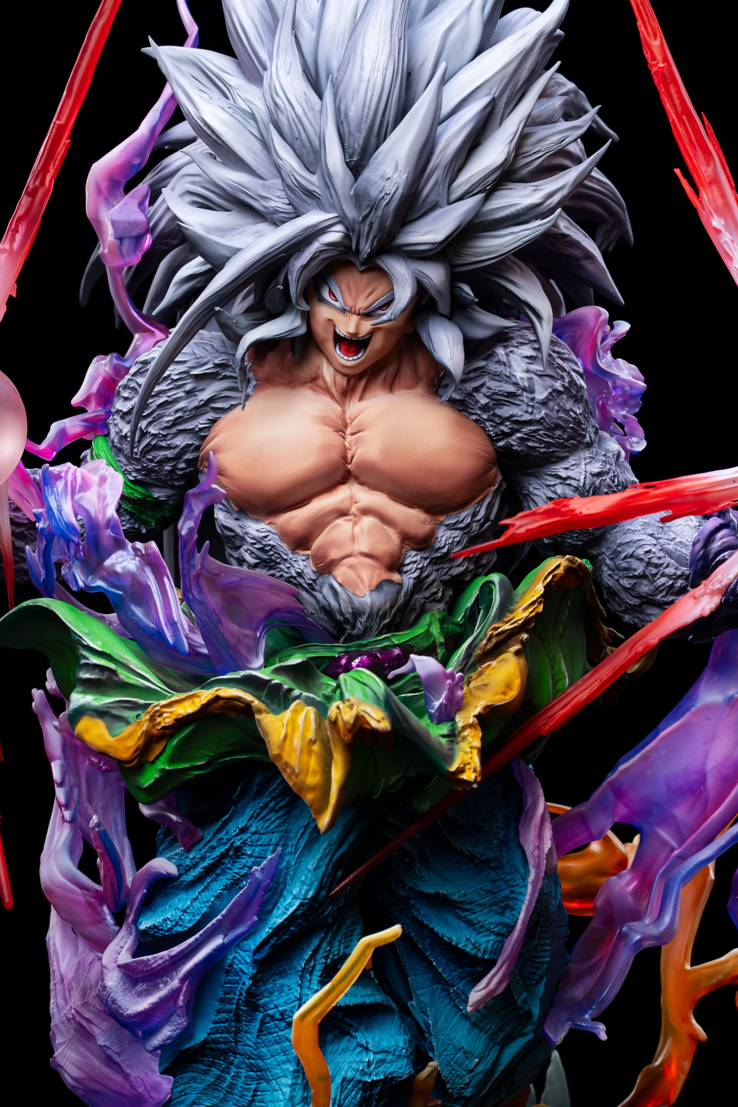 【Pre-sale】1/6 and 1/4 Scale SS4 and SS5 Goku with LED-Iron Curtain Studio