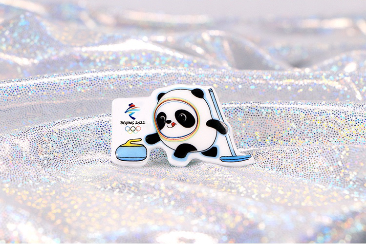 【Pre-sale】Bing Dwen Dwen-Official ceramics souvenir collective Brooch of 2022 Beijing Winter Olympics