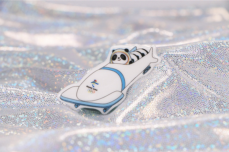 【Pre-sale】Bing Dwen Dwen-Official ceramics souvenir collective Brooch of 2022 Beijing Winter Olympics
