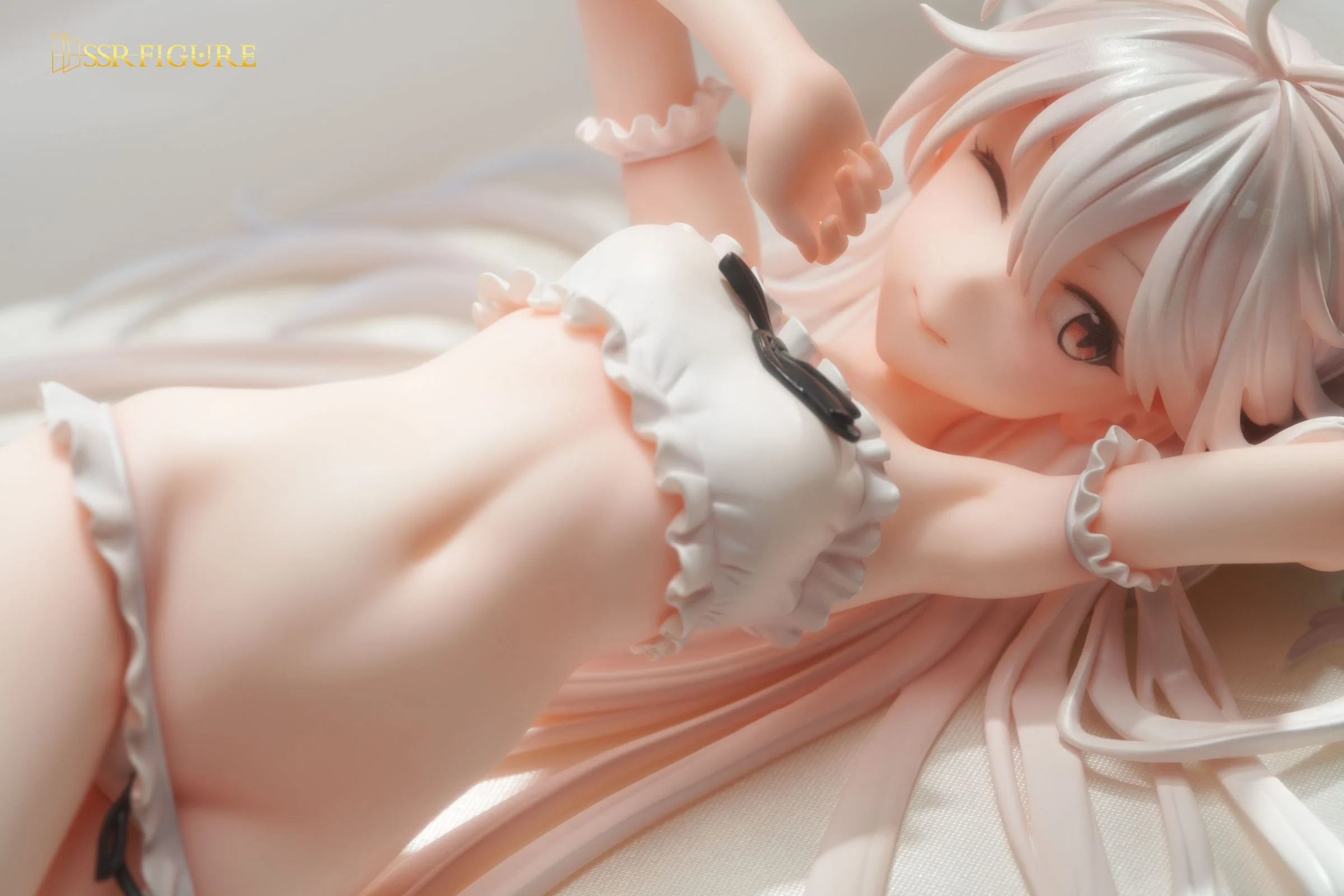 【Pre-sale】1/7 Scale Wake Up White Hair Girl–Original Design–SSR Figure