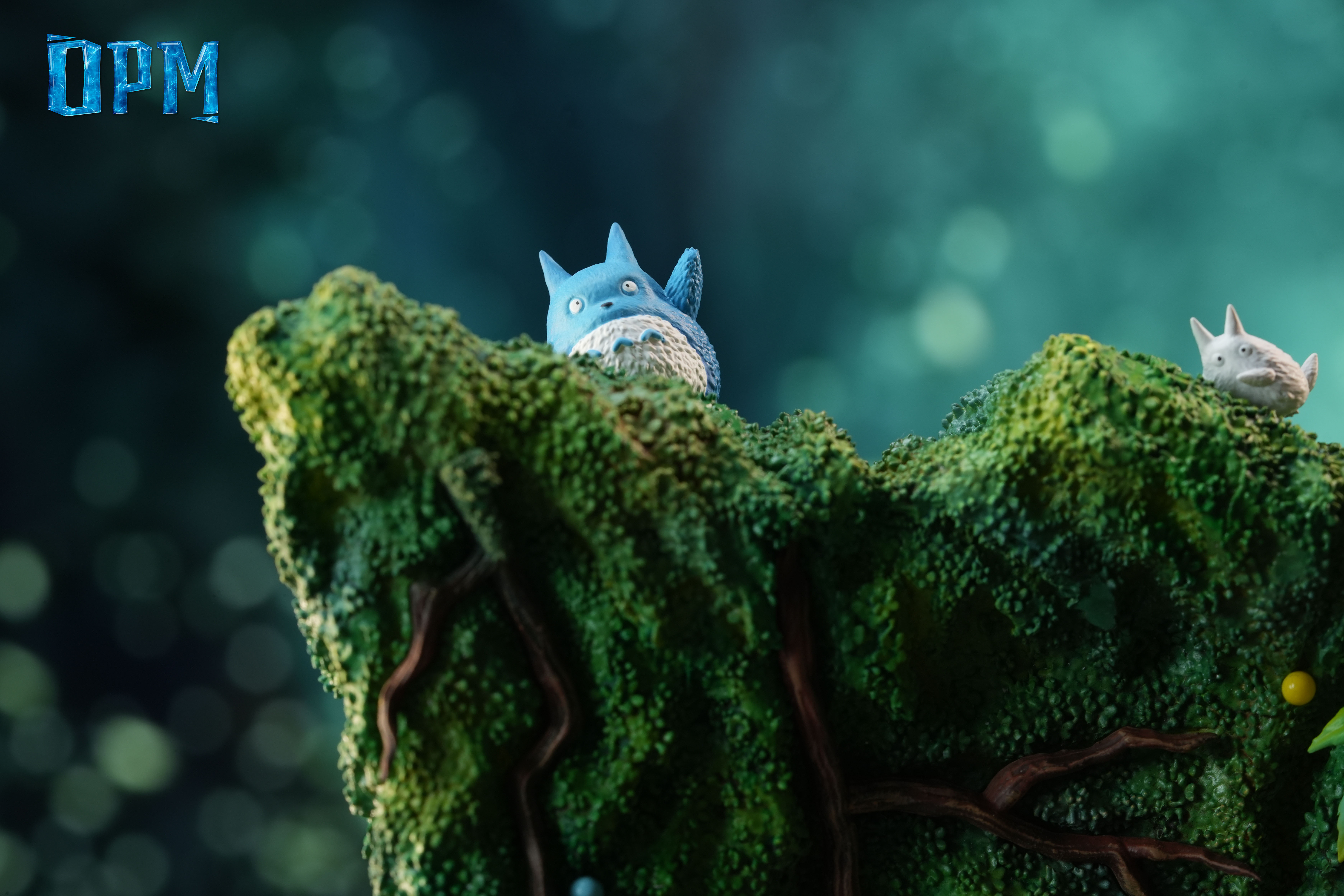【Pre-sale】013 Totoro in the tree hole with LED-OPM Studio