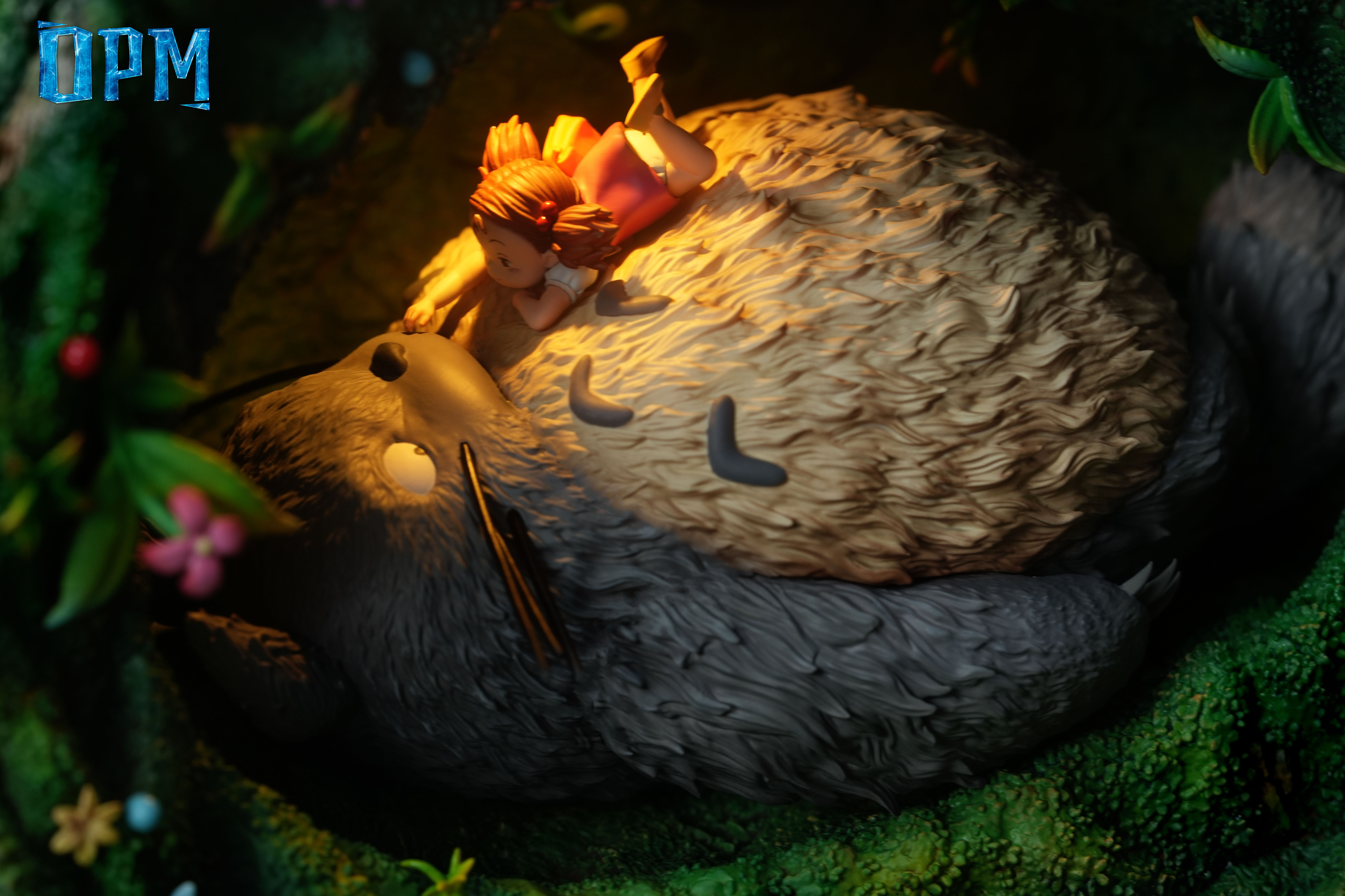 【Pre-sale】013 Totoro in the tree hole with LED-OPM Studio