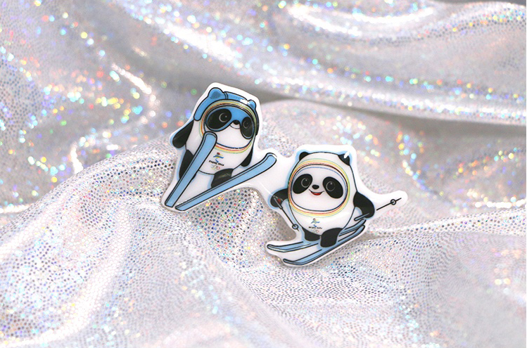 【Pre-sale】Bing Dwen Dwen-Official ceramics souvenir collective Brooch of 2022 Beijing Winter Olympics