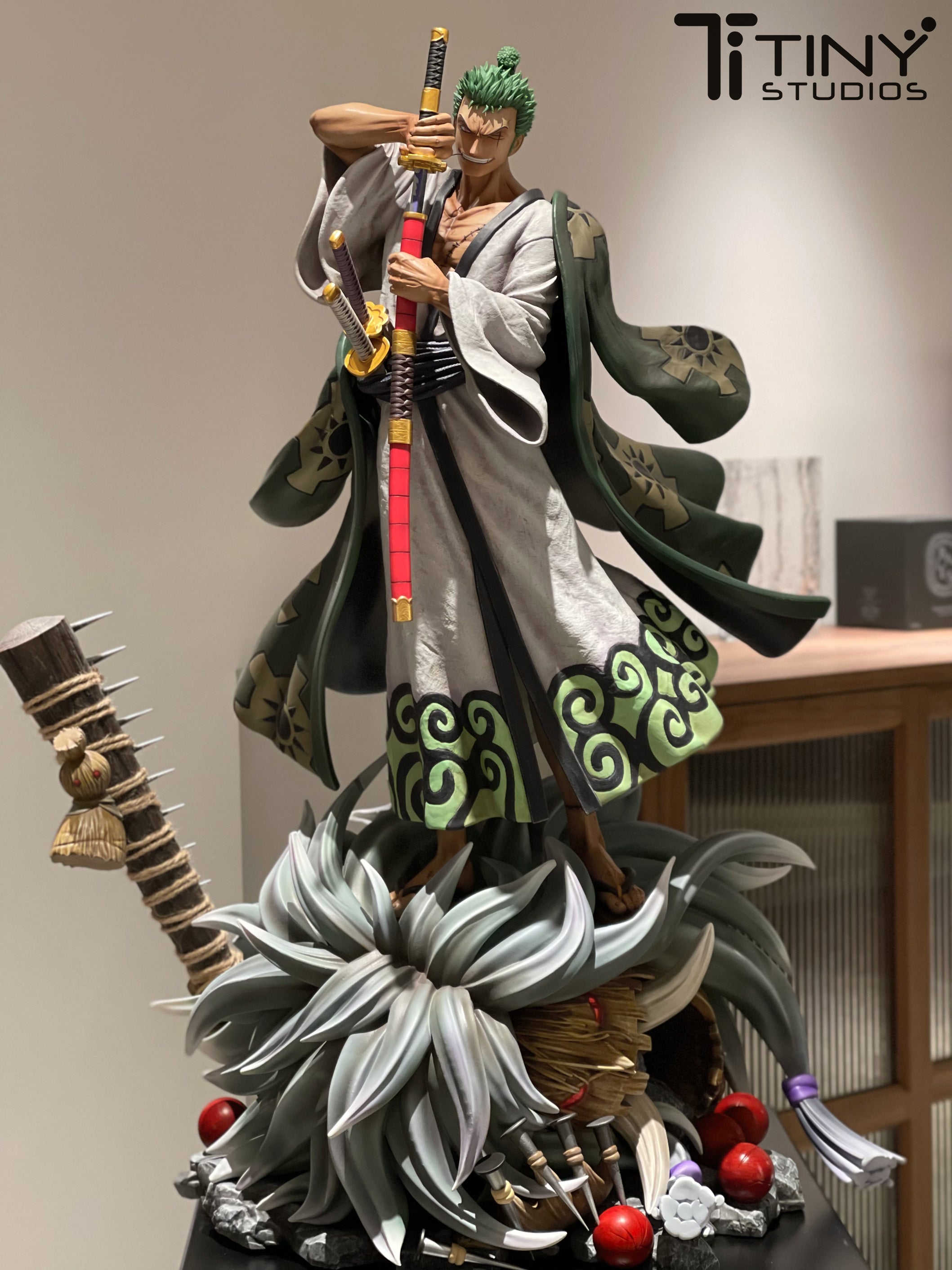 【In stock】 1/4 Scale Wano Country Roronoa Zoro Defeat Hawkins's Straw Man-One piece-TINY Studio