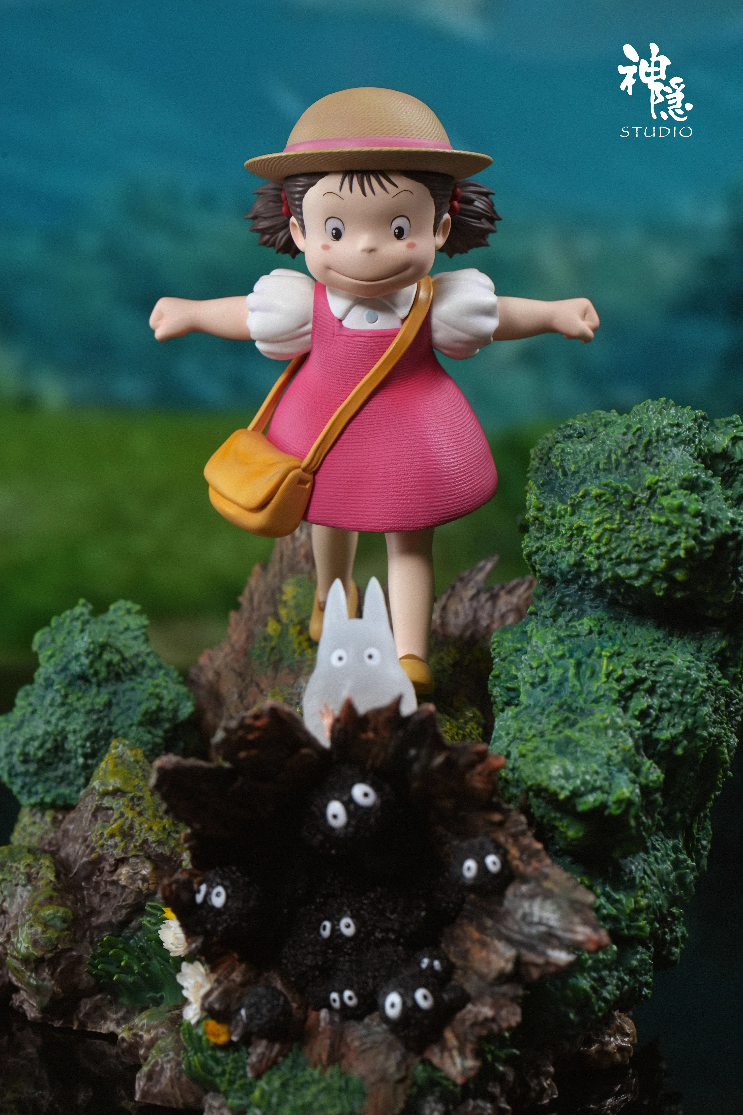 【Pre-sale】Kusakabe Mei on wood with LED-Studio Ghibli-ShenYin Studio