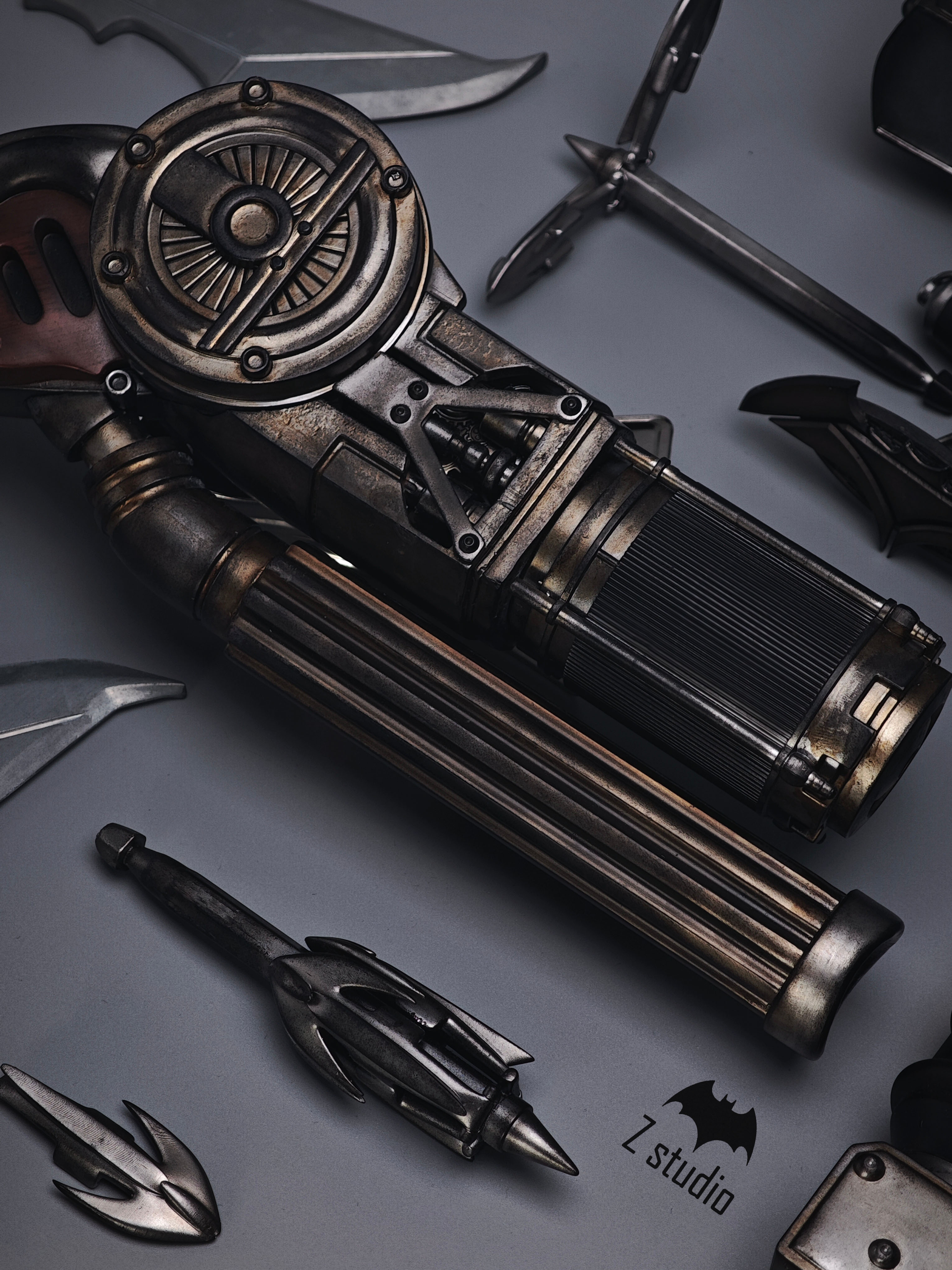 【Sold out】1/1 Scale First Series (Ben Affleck Edition) Cinematic Grade Batman Weapon Replica Collection–Other series-Z Studio