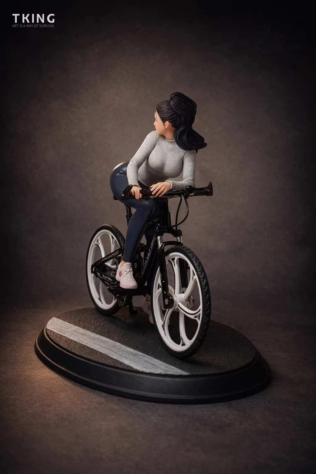 【Pre-sale】1/8 Scale Bicycle Riding Girl-TKing Toys Studio